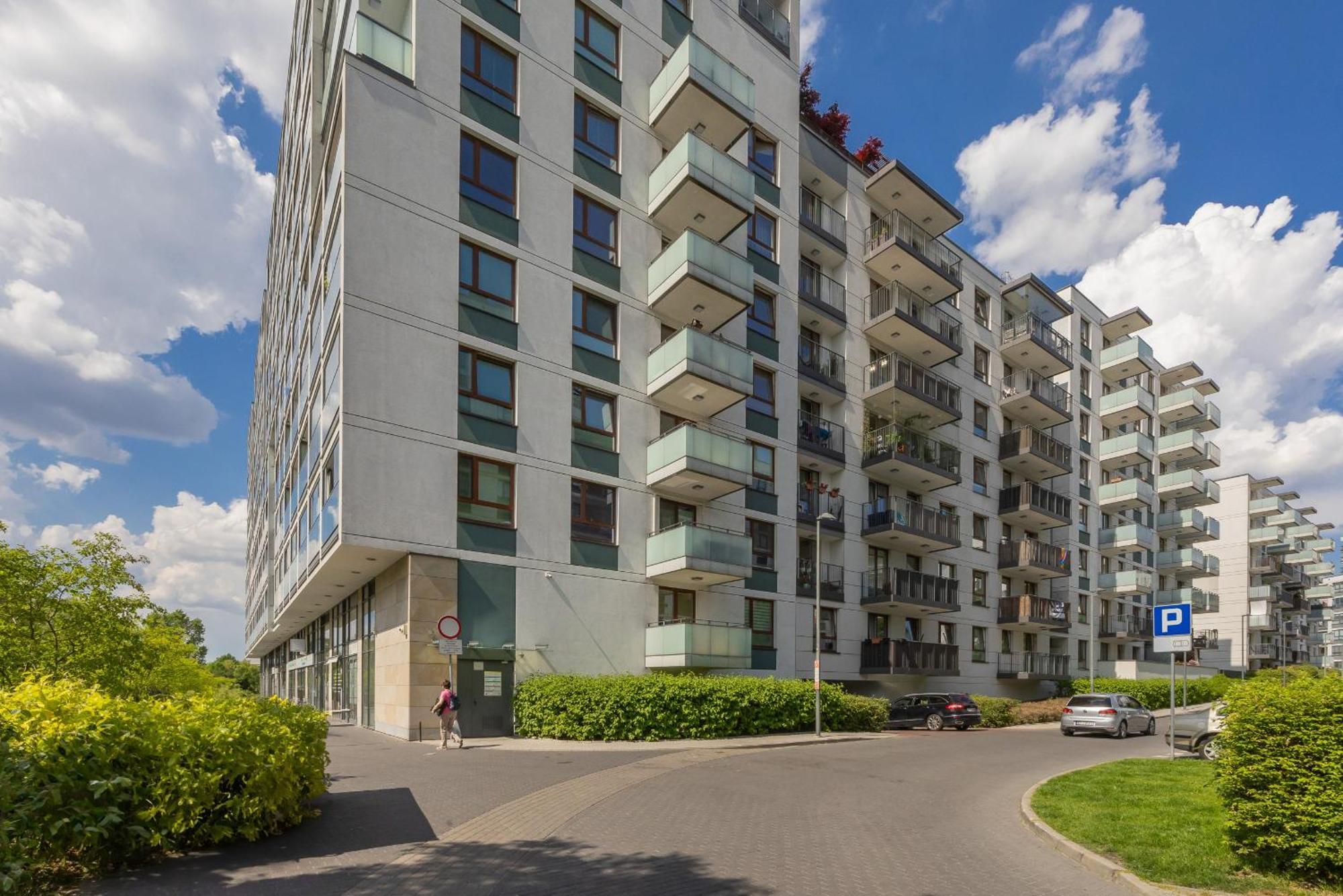 Nowoczesny Z Parkingiem Na Pradze Poludnie W Warszawie By Renters Warschau